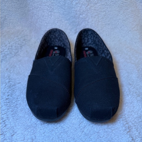 Skechers Black Slip-On Flats - Picture 3 of 8